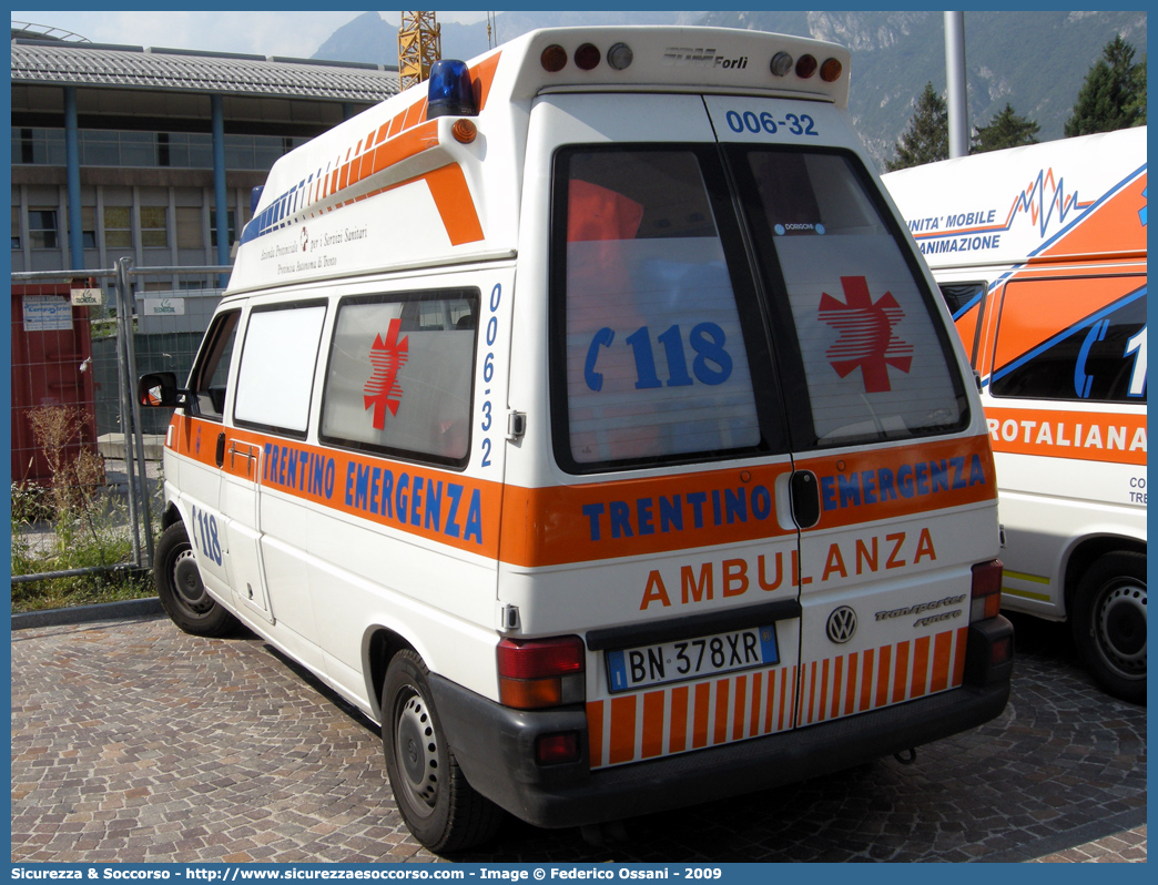 006-32
118 Trentino Emergenza
Volkswagen Transporter T4 restyling
Allestitore EDM S.r.l.
Parole chiave: 118;Trento;Trentino;Emergenza;Ambulanza;Volkswagen;Transporter;T4;EDM