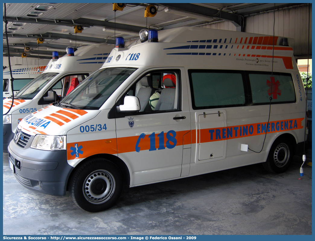 005-34
118 Trentino Emergenza
Volkswagen Transporter T5
Allestitore EDM S.r.l.
Parole chiave: 118;Trento;Trentino;Emergenza;Ambulanza;Autoambulanza;Volkswagen;Transporter;T5;T 5;EDM