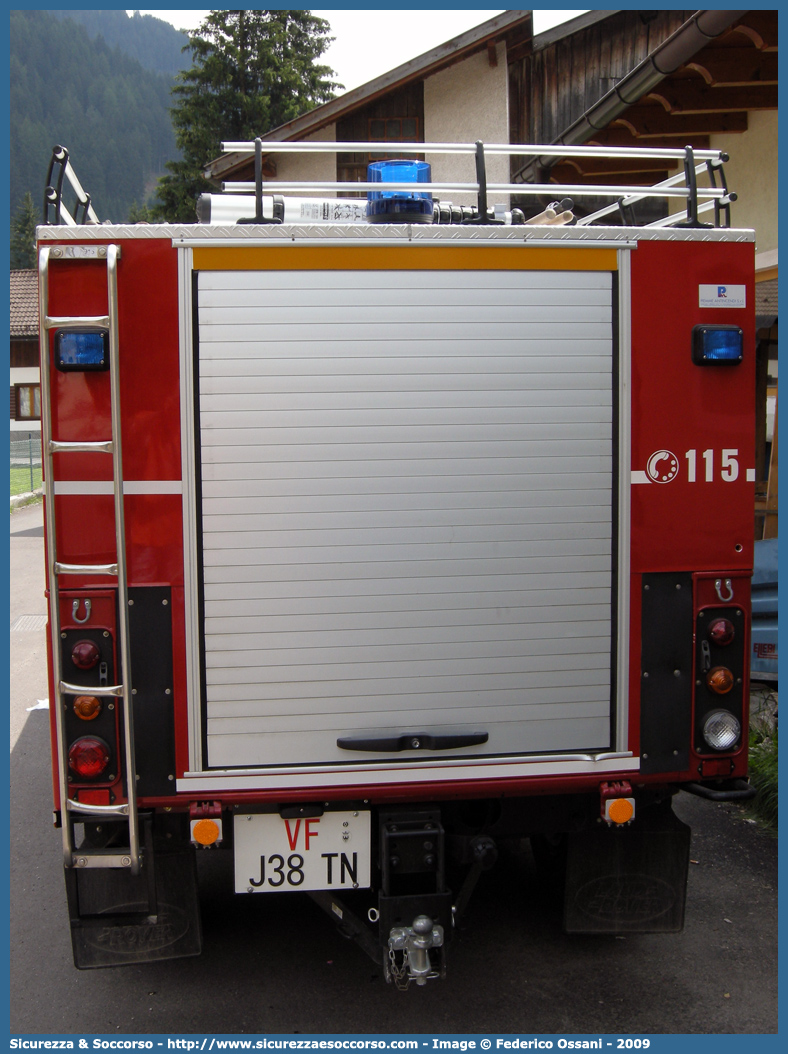 VF F56TN
Corpo Volontario Vigili del Fuoco Mazzin di Fassa
Iveco Magirus 135E24
Parole chiave: VF;V.F.;Vigili del Fuoco;Vigili;Fuoco;Volontari;Mazzin di Fassa;Iveco;Magirus;135E24;F56TN