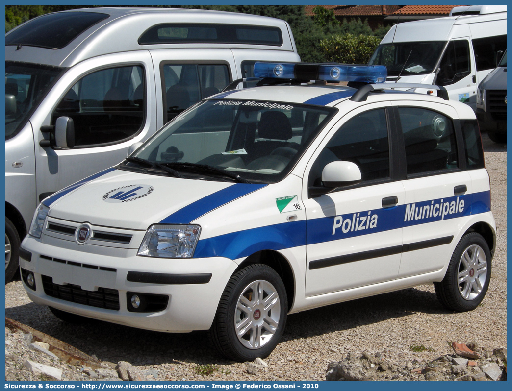 Polizia Locale YA545AE
Polizia Municipale
Comune di San Lazzaro di Savena
Fiat Nuova Panda I serie
Allestitore Focaccia Group S.r.l.
Parole chiave: Polizia;Locale;Municipale;San Lazzaro di Savena;Fiat;Nuova Panda;YA545AE;YA 545 AE;Focaccia