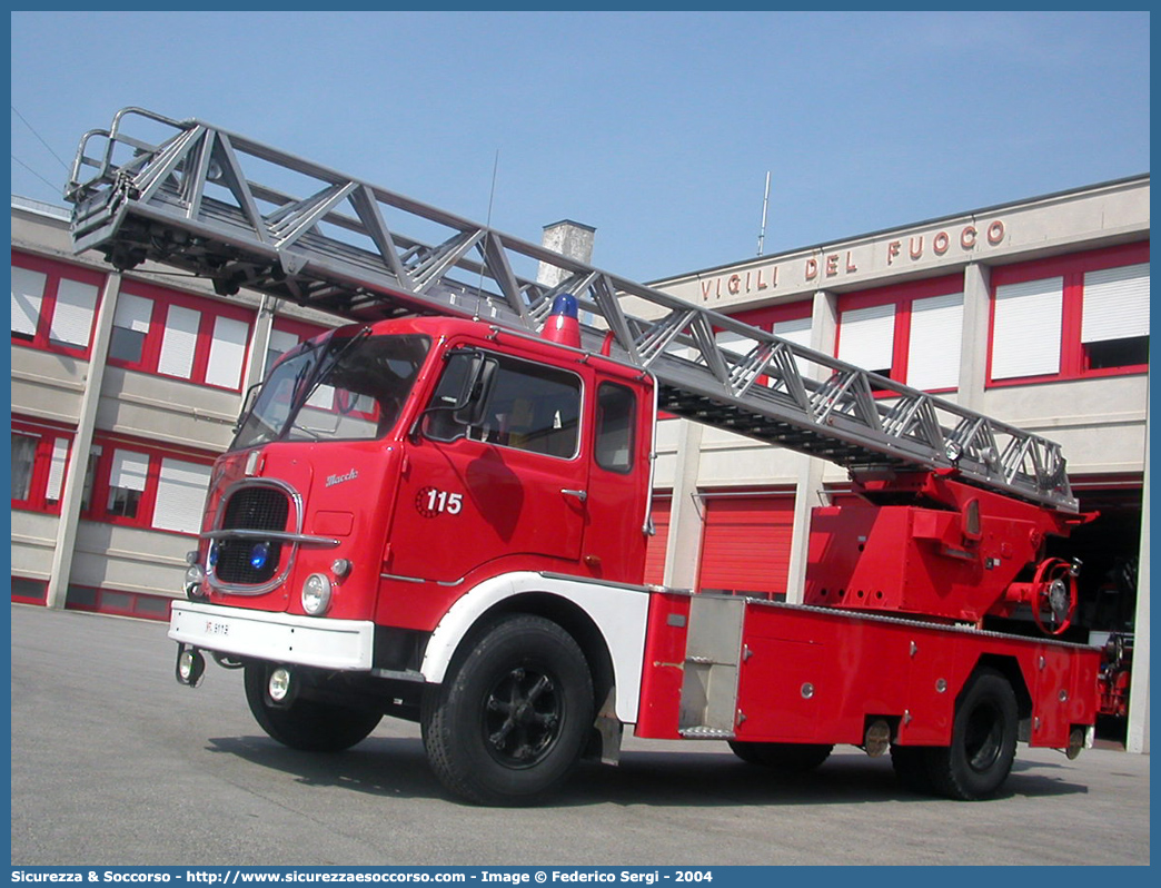 VF 9119
Corpo Nazionale Vigili del Fuoco
Fiat 643N
Allestitore Magirus Macchi
Parole chiave: VVF;V.V.F.;Corpo;Nazionale;Vigili;del;Fuoco;AutoScala;AS;Fiat;643N;Macchi;Magirus