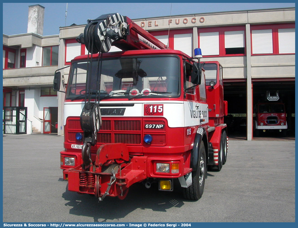 VF 10746
Corpo Nazionale Vigili del Fuoco
Fiat 697NP Cristanini
Parole chiave: VVF;V.V.F.;Corpo;Nazionale;Vigili;del;Fuoco;Fiat;697NP;697 NP;697;NP;Cristanini