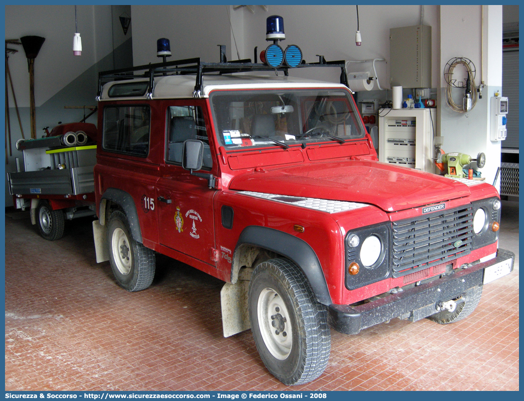 VF H59TN
Corpo Vigili del Fuoco Volontari Campitello di Fassa
Land Rover Defender 90
Parole chiave: VF;V.F.;Vigili del Fuoco;Vigili;Fuoco;Volontari;Campitello di Fassa;Land Rover;Defender 90;H59TN