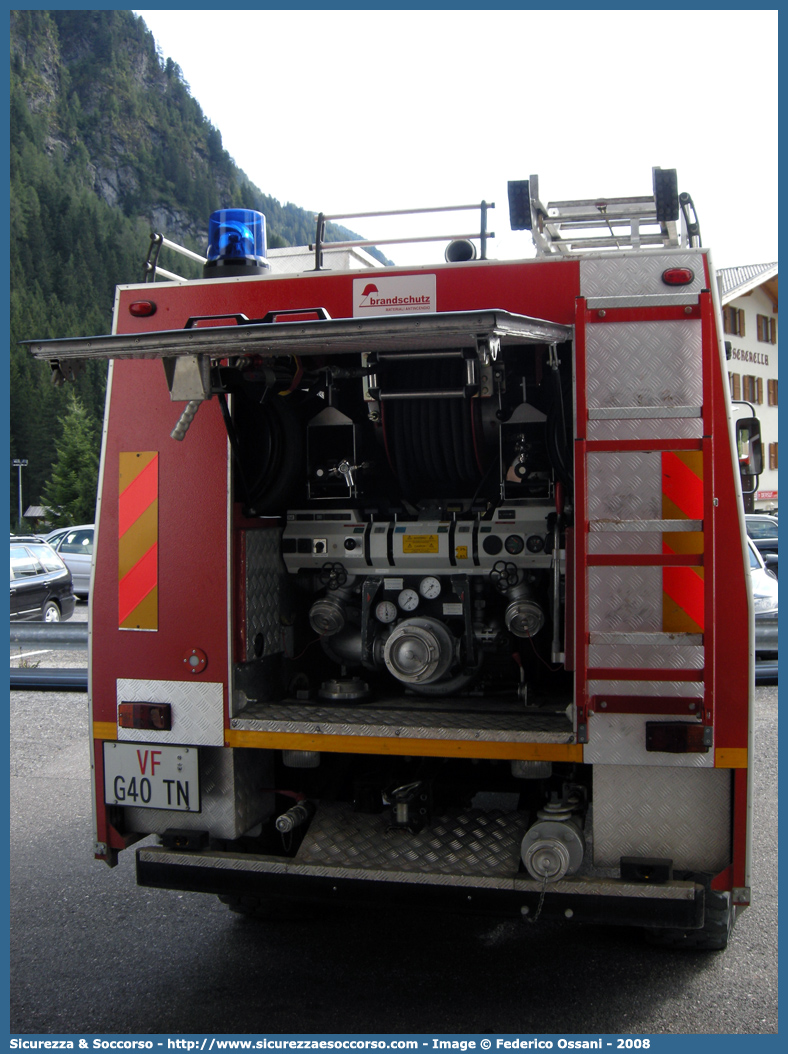 VF G40TN
Corpo Vigili del Fuoco Volontari Campitello di Fassa
Mercedes Benz Unimog 1250
Parole chiave: VF;V.F.;Vigili del Fuoco;Vigili;Fuoco;Volontari;Campitello di Fassa;Mercedes Benz;Unimog;1250;G40TN