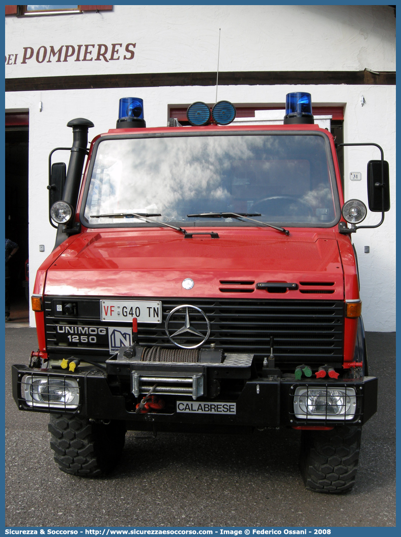 VF G40TN
Corpo Vigili del Fuoco Volontari Campitello di Fassa
Mercedes Benz Unimog 1250
Parole chiave: VF;V.F.;Vigili del Fuoco;Vigili;Fuoco;Volontari;Campitello di Fassa;Mercedes Benz;Unimog;1250;G40TN