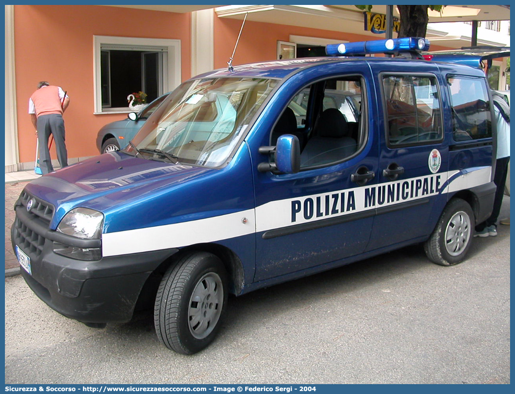 -
Polizia Municipale
Comune di Ginosa
Fiat Doblò I serie
Parole chiave: PL;P.L.;PM;P.M.;Polizia;Locale;Municipale;Ginosa;Fiat;Doblò