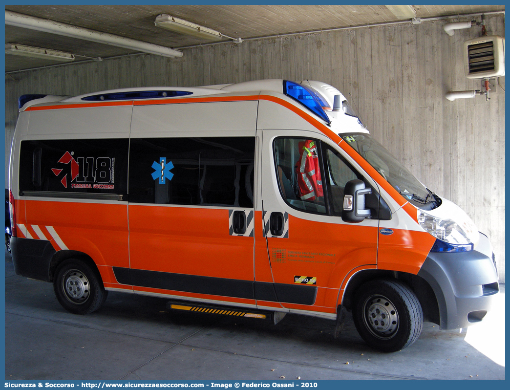 FE 3156
118 Ferrara Soccorso
Fiat Ducato III serie
Allestitore Aricar S.p.A.
Parole chiave: 118;Ferrara;Soccorso;Ambulanza;Autoambulanza;Fiat;Ducato;Aricar