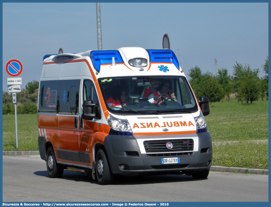 FE 3156
118 Ferrara Soccorso
Fiat Ducato III serie
Allestitore Aricar S.p.A.
Parole chiave: 118;Ferrara;Soccorso;Ambulanza;Autoambulanza;Fiat;Ducato;Aricar