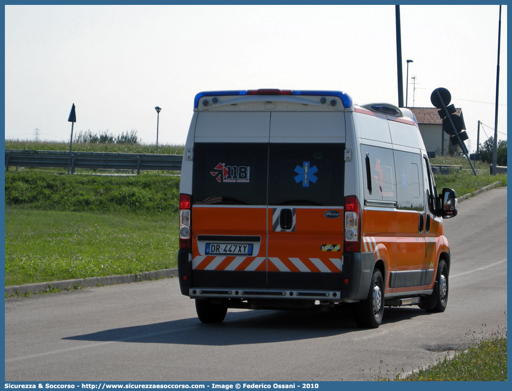 FE 3156
118 Ferrara Soccorso
Fiat Ducato III serie
Allestitore Aricar S.p.A.
Parole chiave: 118;Ferrara;Soccorso;Ambulanza;Autoambulanza;Fiat;Ducato;Aricar