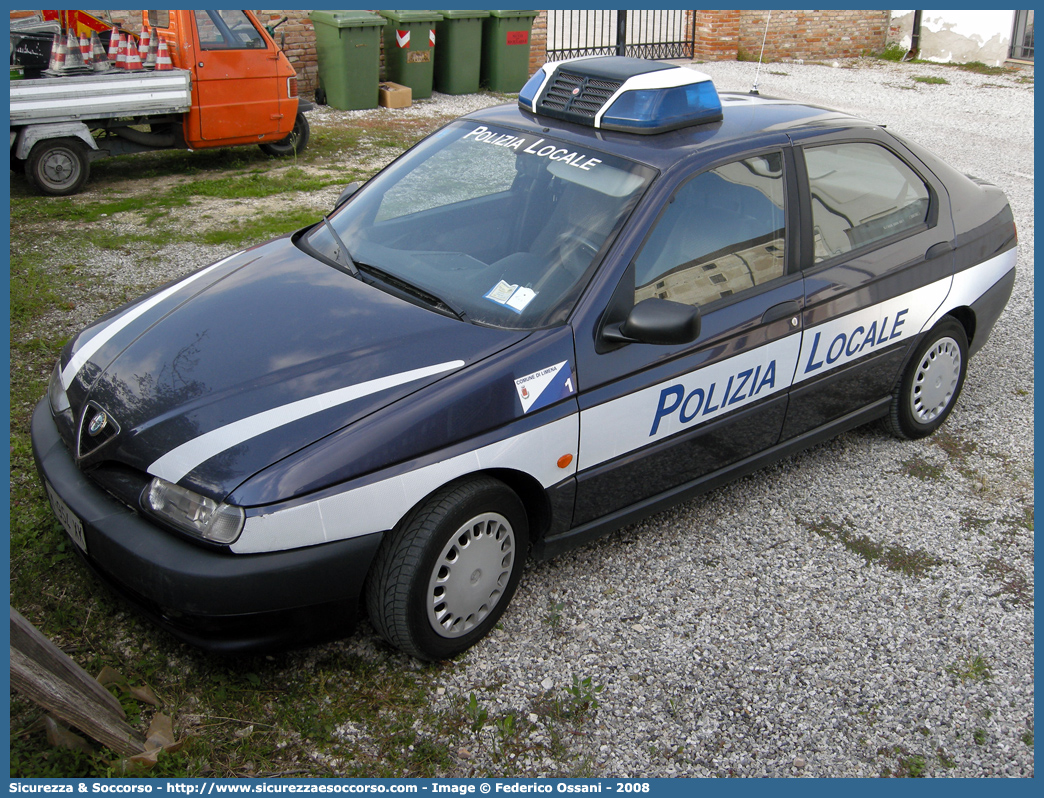 -
Polizia Locale
Comune di Limena
Alfa Romeo 146
(variante)
Parole chiave: PL;P.L.;PM;P.M.;Polizia;Locale;Municipale;Limena;Alfa Romeo;146