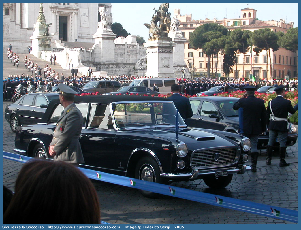 Roma 454308
Presidenza della Repubblica
Lancia Flaminia Cabriolet Landaulet
"Belfiore"
Parole chiave: Presidenza;Repubblica;Lancia;Flaminia;Cabriolet;Landaulet;454308;Belfiore