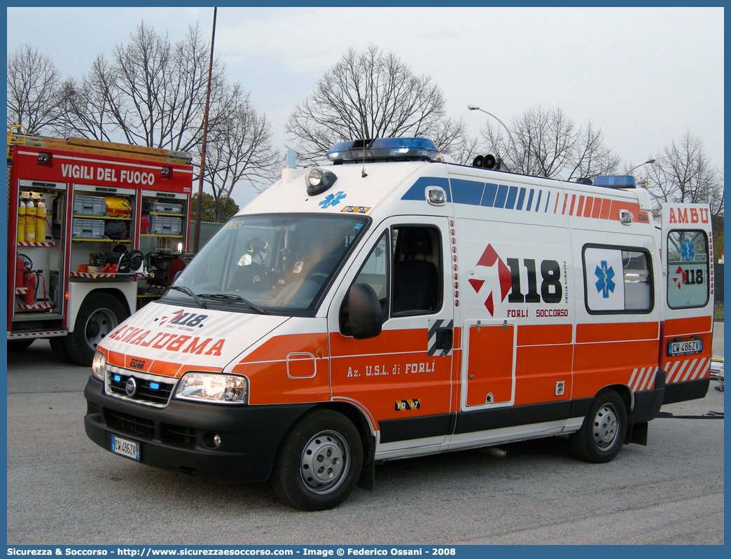 FO 07
118 Romagna Soccorso
Ambito Territoriale di Forlì
Fiat Ducato II serie restyling
Allestitore EDM S.r.l.
Parole chiave: 118;Romagna;Soccorso;Forlì;Ambulanza;Autoambulanza;Fiat;Ducato;EDM;E.D.M.