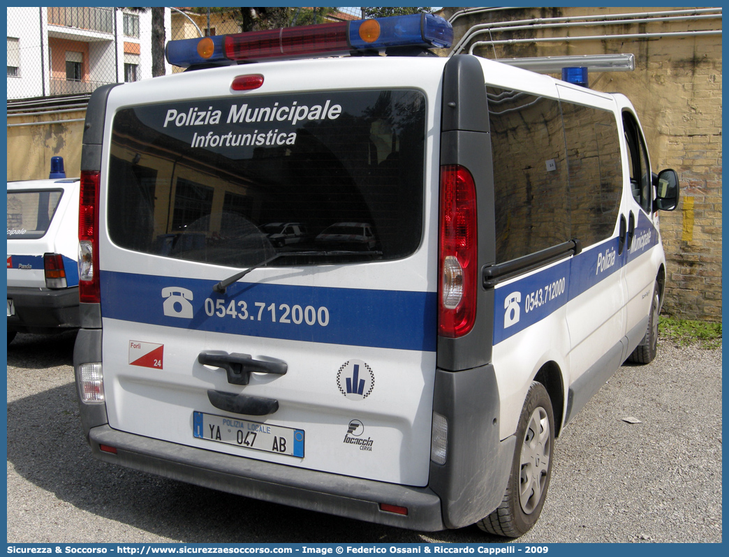 Polizia Locale YA047AB
Polizia Municipale
Comune di Forlì
Nucleo Infortunistica
Renault Trafic III serie
Allestitore Focaccia Group S.r.l.
Parole chiave: Polizia;Locale;Municipale;Forlì;Renault;Trafic;Infortunistica;Focaccia