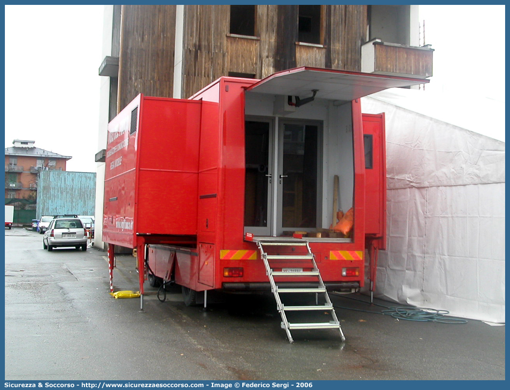 VF 21594
Corpo Nazionale Vigili del Fuoco
Nucleo Videodocumentazione
Iveco EuroCargo 120E18 I serie
Parole chiave: Corpo;Nazionale;Vigili del Fuoco;Vigili;Fuoco;Iveco;EuroCargo;Euro Cargo;Videodocumentazione;Video;Documentazione;Comunicazione;Regia Mobile