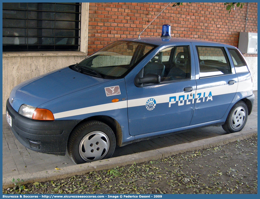 Polizia B7914
Polizia di Stato
Polizia Ferroviaria
Fiat Punto I serie
Parole chiave: Polizia;Stato;Polizia di Stato;Ferroviaria;Polfer;Fiat;Punto;B7914