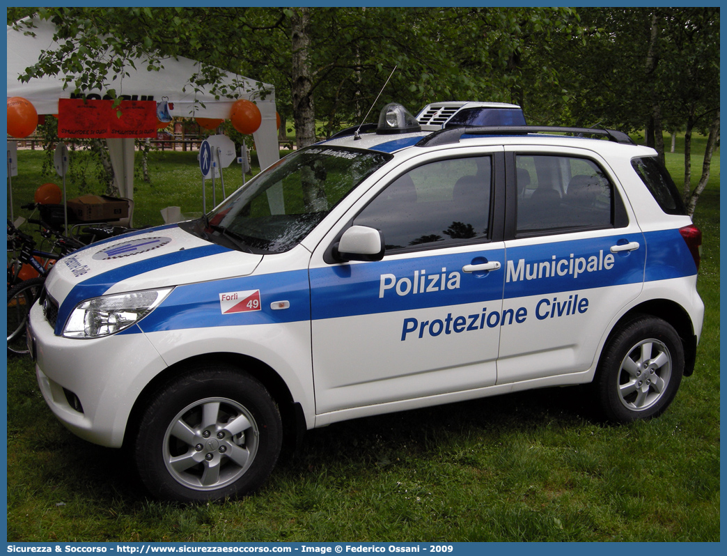 -
Polizia Municipale
Comune di Forlì
Nucleo Protezione Civile
Daihatsu Terios III serie
Parole chiave: Polizia;Locale;Municipale;Forlì;Daihatsu;Terios;Protezione;Civile