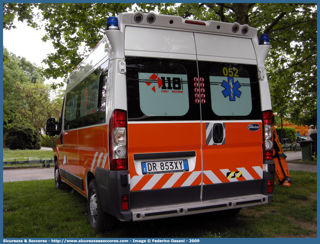 FO 09
118 Romagna Soccorso
Ambito Territoriale di Forlì
Fiat Ducato III serie
Allestitore Aricar S.p.A.
Parole chiave: 118;Romagna;Soccorso;Forlì;Ambulanza;Fiat;Ducato;Aricar