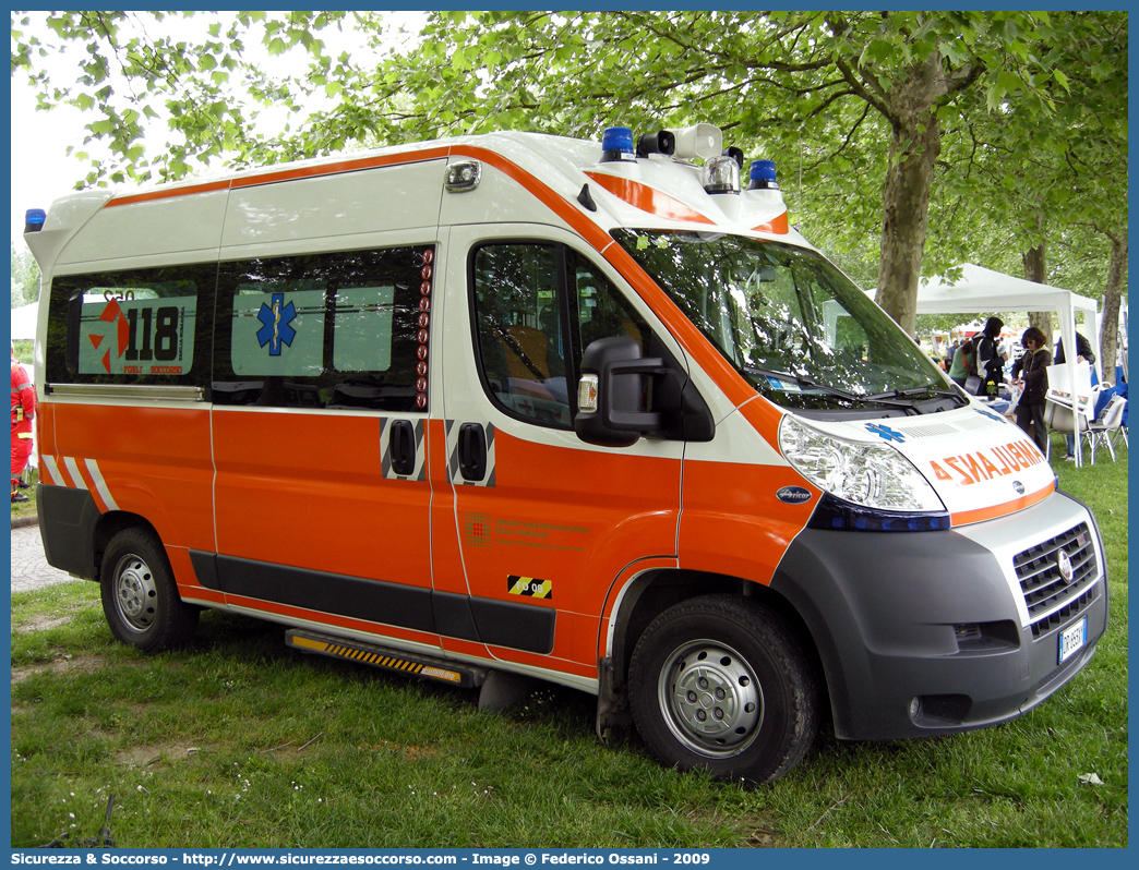 FO 09
118 Romagna Soccorso
Ambito Territoriale di Forlì
Fiat Ducato III serie
Allestitore Aricar S.p.A.
Parole chiave: 118;Romagna;Soccorso;Forlì;Ambulanza;Fiat;Ducato;Aricar