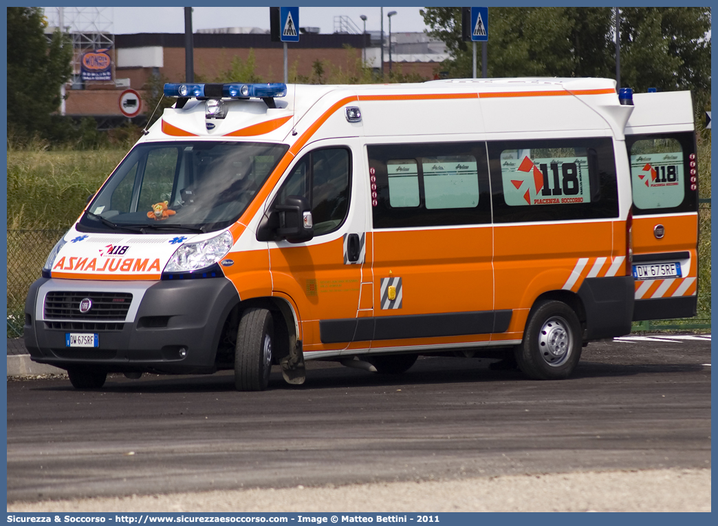 -
118 Piacenza Soccorso
Fiat Ducato III serie
Allestitore Aricar S.p.A.
Parole chiave: 118;Piacenza;Soccorso;Ambulanza;Fiat;Ducato;Aricar