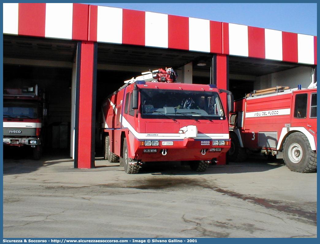 VF 20855
Corpo Nazionale Vigili del Fuoco
Nucleo Aeroportuale
Iveco Magirus Dragon X6
Parole chiave: VVF;V.V.F.;Corpo;Nazionale;Vigili;del;Fuoco;Iveco;Magirus;Dragon;X6;X 6;Aeroportuale