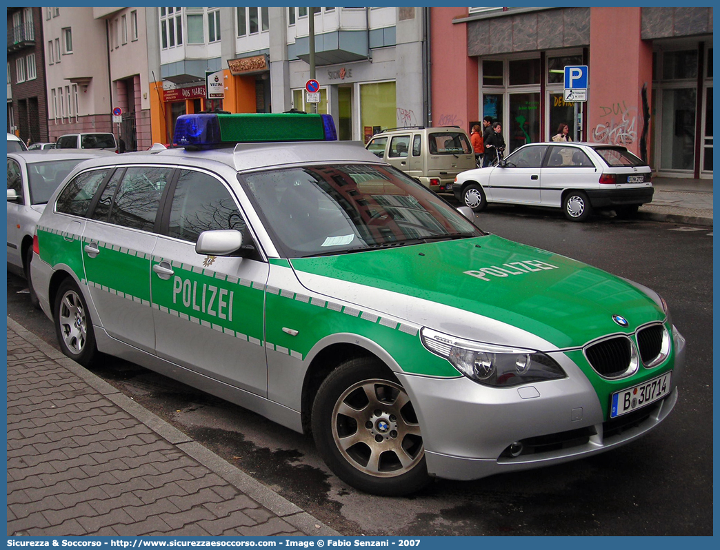 -
Bundesrepublik Deutschland
Landespolizei Bayern
BMW 5 series E60 Touring
Parole chiave: Repubblica;Federale;Germania;Bundesrepublik;Deutschland;Landespolizei;Polizei;Bayern;BMW;5;E60;Touring