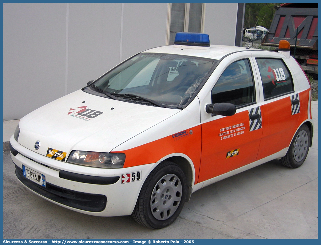 BO 2259
118 Bologna Soccorso
Fiat Punto II serie
Allestitore Vision S.r.l.
Parole chiave: 118;Bologna;Soccorso;Fiat;Punto;Vision;G.E.C.A.V.;GECAV;Gestione;Emergenza;Cantieri;Alta Velocità;Variante di Valico