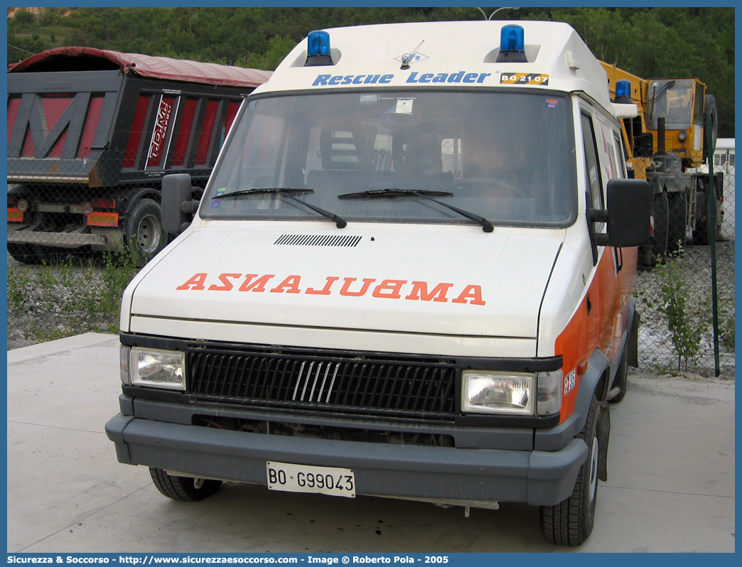 BO 2107
118 Bologna Soccorso
Fiat Ducato I serie restyling
Allestitore Mariani Fratelli S.r.l.
Parole chiave: 118;Bologna;Soccorso;Ambulanza;Fiat;Ducato