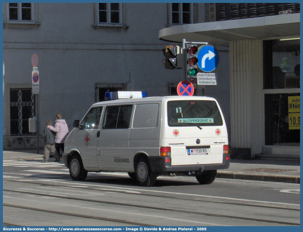 -
Republik Österreich
Österreichische Rotes Kreuz
Volkswagen Transporter T4 restyling
Blutspendedienst
Parole chiave: Republik;Österreich;Österreichische;Rotes;Kreuz;Volkswagen;Transporter;T4