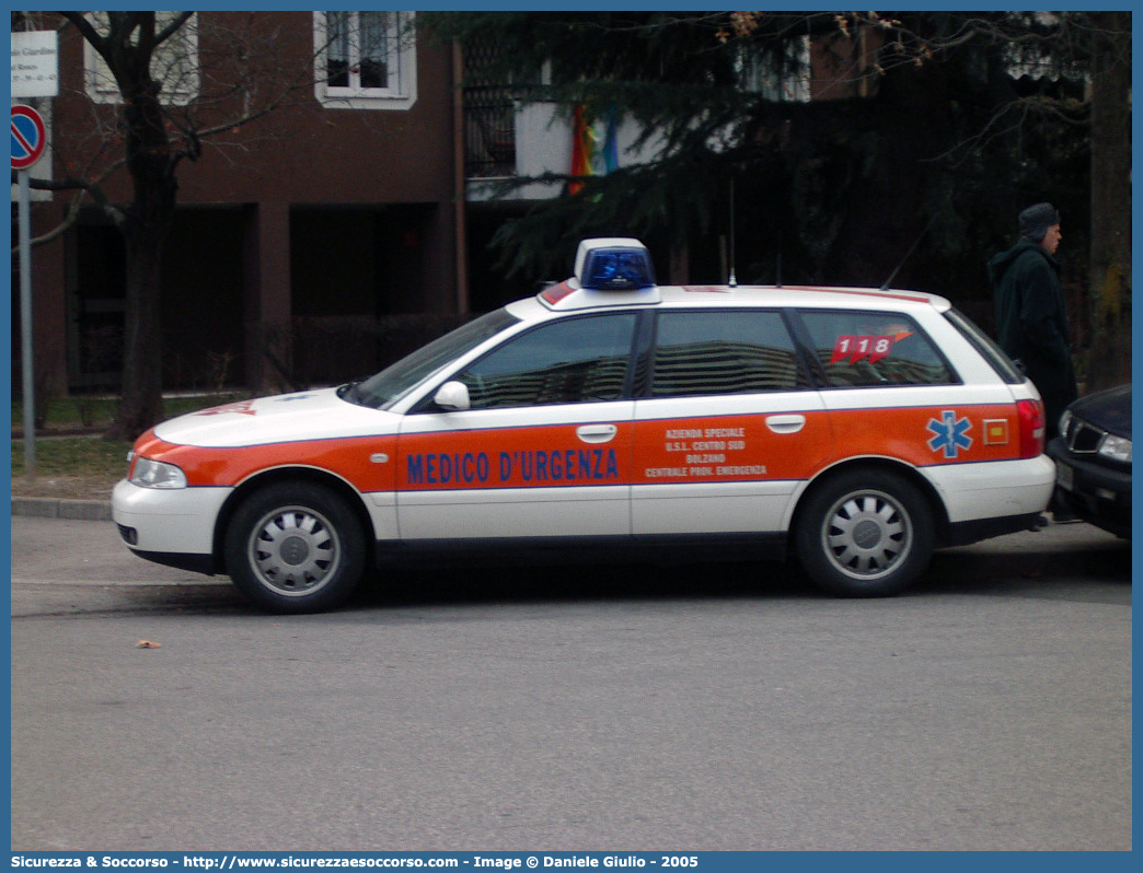 ZE 030
118 Bolzano
Audi A4 Avant I serie
Allestitore Kofler Fahrzeugbau S.n.c.
Parole chiave: 118;Bolzano;Alto Adige;Automedica;Audi;A4;Avant;Kofler;Fahrzeugbau