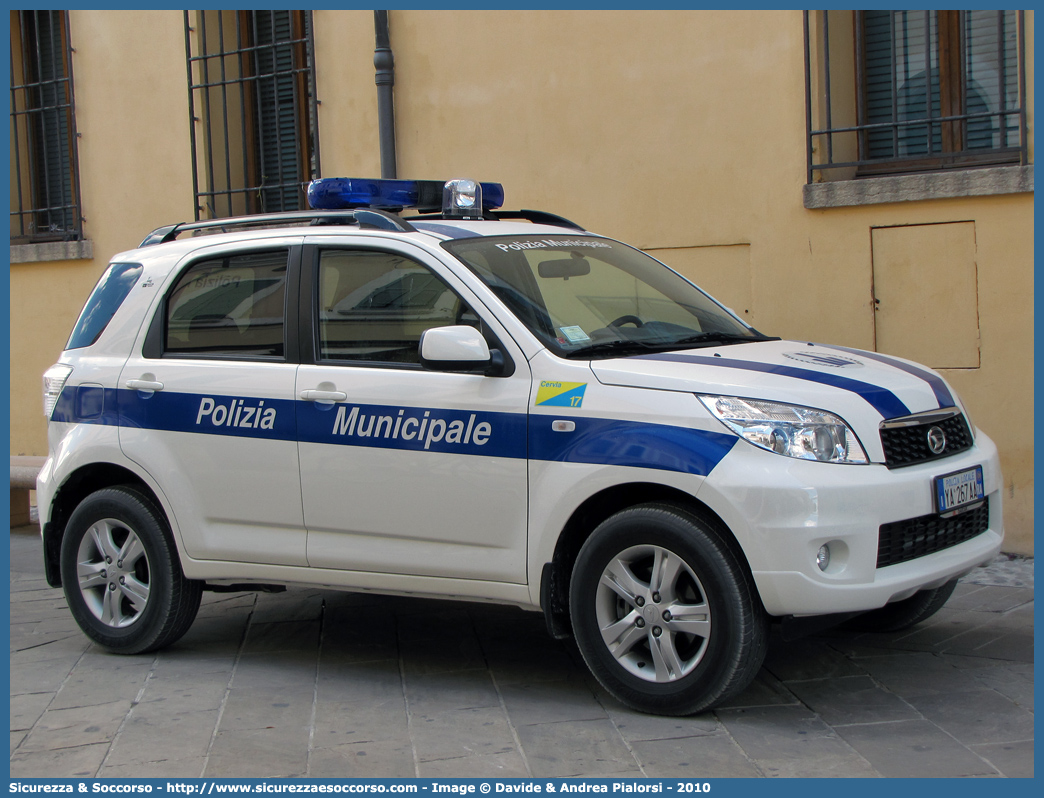 Polizia Locale YA267AA
Polizia Municipale
Comune di Cervia
Daihatsu Terios III serie
Allestitore Focaccia Group S.r.l.
Parole chiave: Polizia;Municipale;Locale;Cervia;Daihatsu;Terios;YA267AA;YA 267 AA;Focaccia