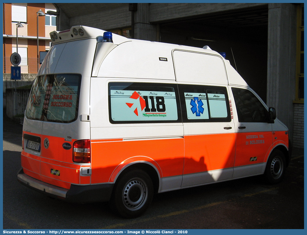 BO 0853
118 Bologna Soccorso
Volkswagen Transporter T5
Allestitore Aricar S.p.A.
Parole chiave: 118;Bologna;Soccorso;Ambulanza;Volkswagen;Transporter;T5;Aricar