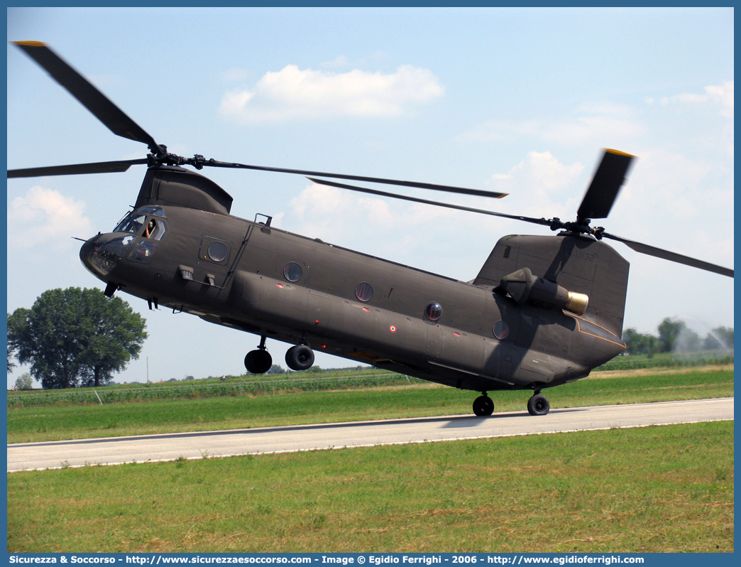 MM81386 EI-832
Esercito Italiano
Aviazione dell'Esercito
Boeing CH-47C Chinook
Parole chiave: EI;E.I.;Esercito;Italiano;Aviazione;Boeing;CH-47C;CH47;Chinook