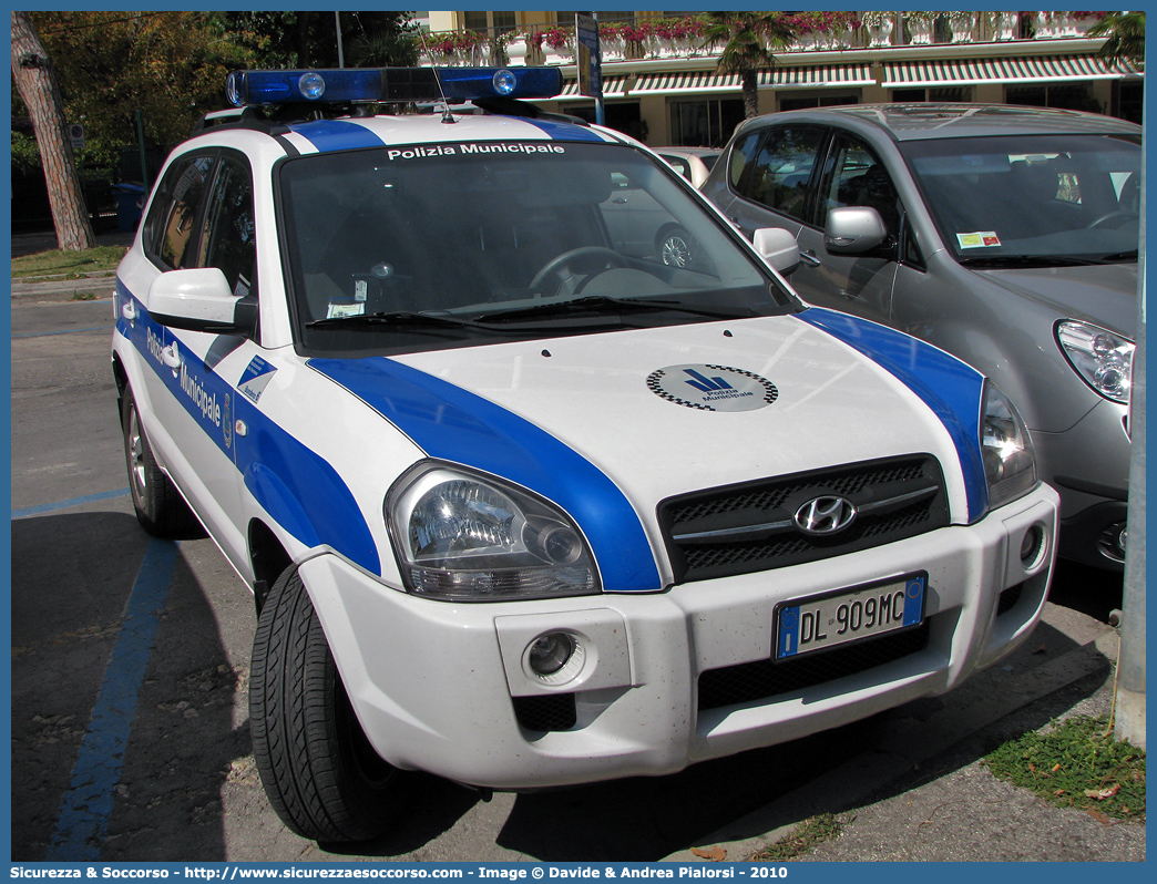 -
Polizia Municipale
Comune di Bondeno
Hyundai Tucson I serie
Allestitore Focaccia Group S.r.l.
Parole chiave: Polizia;Municipale;Locale;Bondeno;Hyundai;Tucson;Focaccia