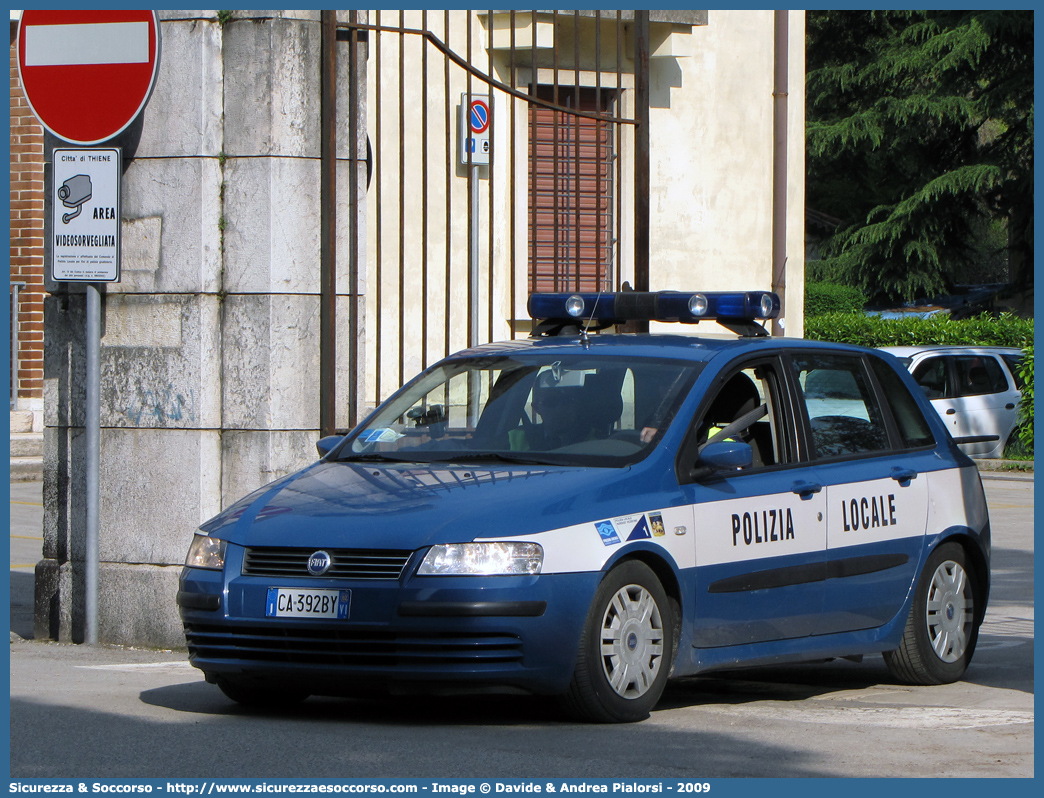 -
Polizia Locale
Consorzio Nord Est Vicentino
Fiat Stilo
Parole chiave: Municipale;NEVI;Thiene;Chiuppano;Dueville;Caltrano;Sandrigo;Sarcedo;Lusiana;Zanè;Zugliano;Schiavon;Fara Vicentino;Calvene;Lugo di Vicenza;Bolzano Vicentino;Bressanvido;Villaverla;Carrè;Montecchio Precalcino;Monticello Conte Otto;Fiat;Stilo