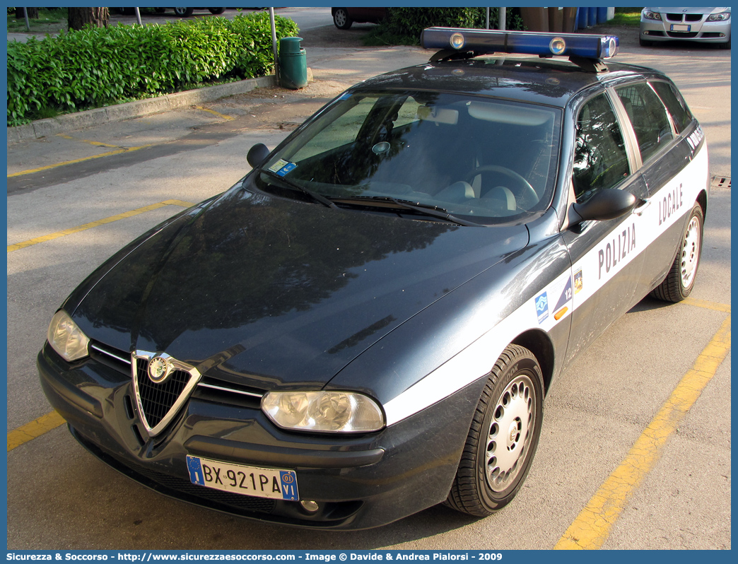 -
Polizia Locale
Consorzio Nord Est Vicentino
Alfa Romeo 156 Sportwagon I serie
Parole chiave: Municipale;NEVI;Thiene;Chiuppano;Dueville;Caltrano;Sandrigo;Sarcedo;Lusiana;Zanè;Zugliano;Schiavon;Fara Vicentino;Calvene;Lugo di Vicenza;Bolzano Vicentino;Bressanvido;Villaverla;Carrè;Montecchio Precalcino;Monticello Conte Otto;Alfa Romeo;156;Sportwago