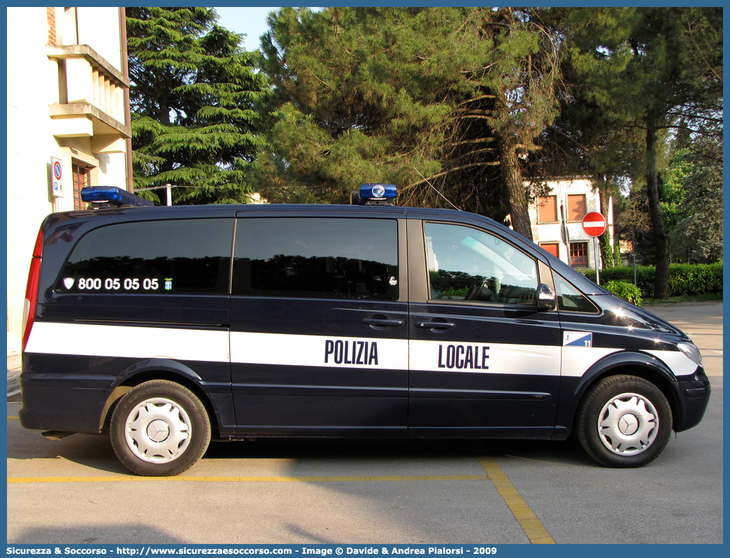 -
Polizia Locale
Comune di Thiene
Mercedes Benz Classe V II serie
Parole chiave: Polizia;Locale;Municipale;Thiene;Mercedes Benz;Viano