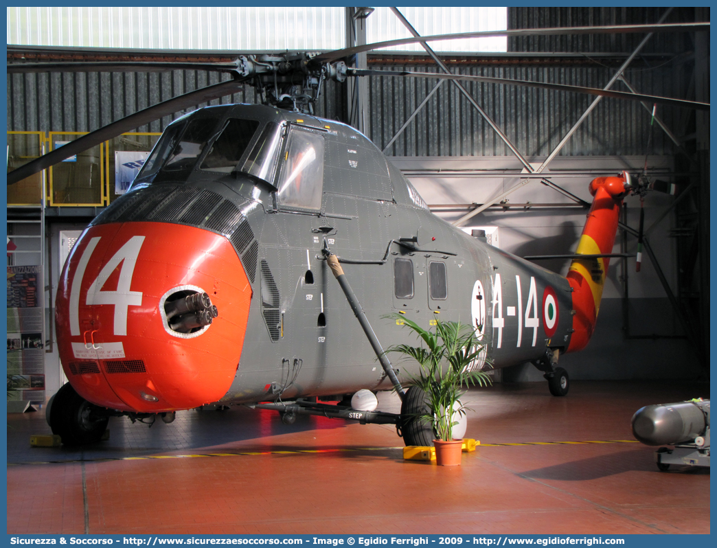 MM153622 4-14
Marina Militare Italiana
Aviazione Navale
Sikorsky SH34J
Parole chiave: MM;M.M.;Marina Militare;Aviazione;Navale;Sikorsky;Sh;34;J