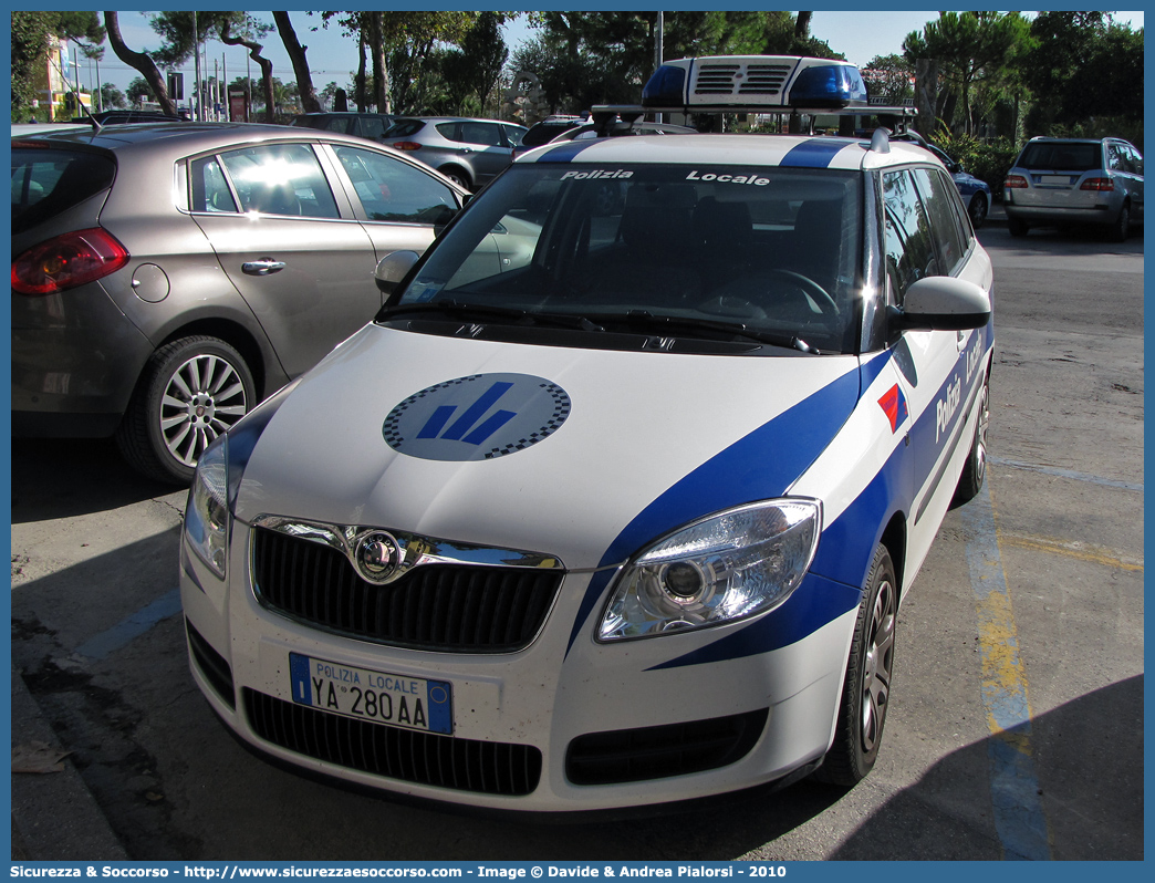 Polizia Locale YA280AA
Polizia Locale
Comune di Comacchio
Skoda Fabia Wagon II serie
Parole chiave: Polizia;Municipale;Locale;Comacchio;Skoda;Fabia;Wagon;YA280AA;YA 280 AA