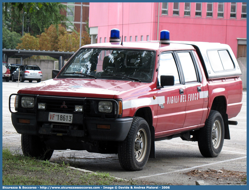 VF 18613
Corpo Nazionale Vigili del Fuoco
Nucleo Soccorso Subacqueo e Acquatico
Mitsubishi L200 II serie
Parole chiave: Corpo;Nazionale;Vigili del Fuoco;Vigili;Fuoco;Mitsubishi;L200;L 200;NSSA;N.S.S.A.;Soccorso;Subacqueo;Acquatico;Sommozzatori;Subacquei