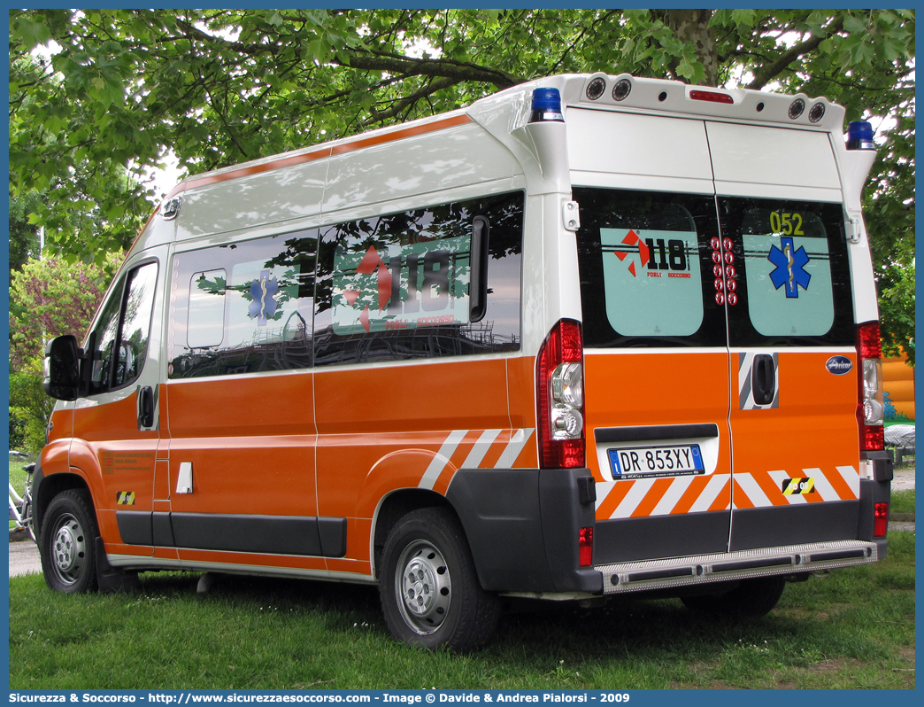 FO 09
118 Romagna Soccorso
Ambito Territoriale di Forlì
Fiat Ducato III serie
Allestitore Aricar S.p.A.
Parole chiave: 118;Romagna;Soccorso;Forlì;Ambulanza;Fiat;Ducato;Aricar