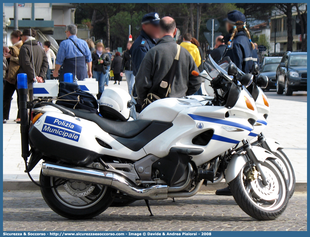 -
Polizia Municipale
Comune di Cesenatico
Honda Deauville
Parole chiave: Polizia;Locale;Municipale;Cesenatico;Honda;Deauville