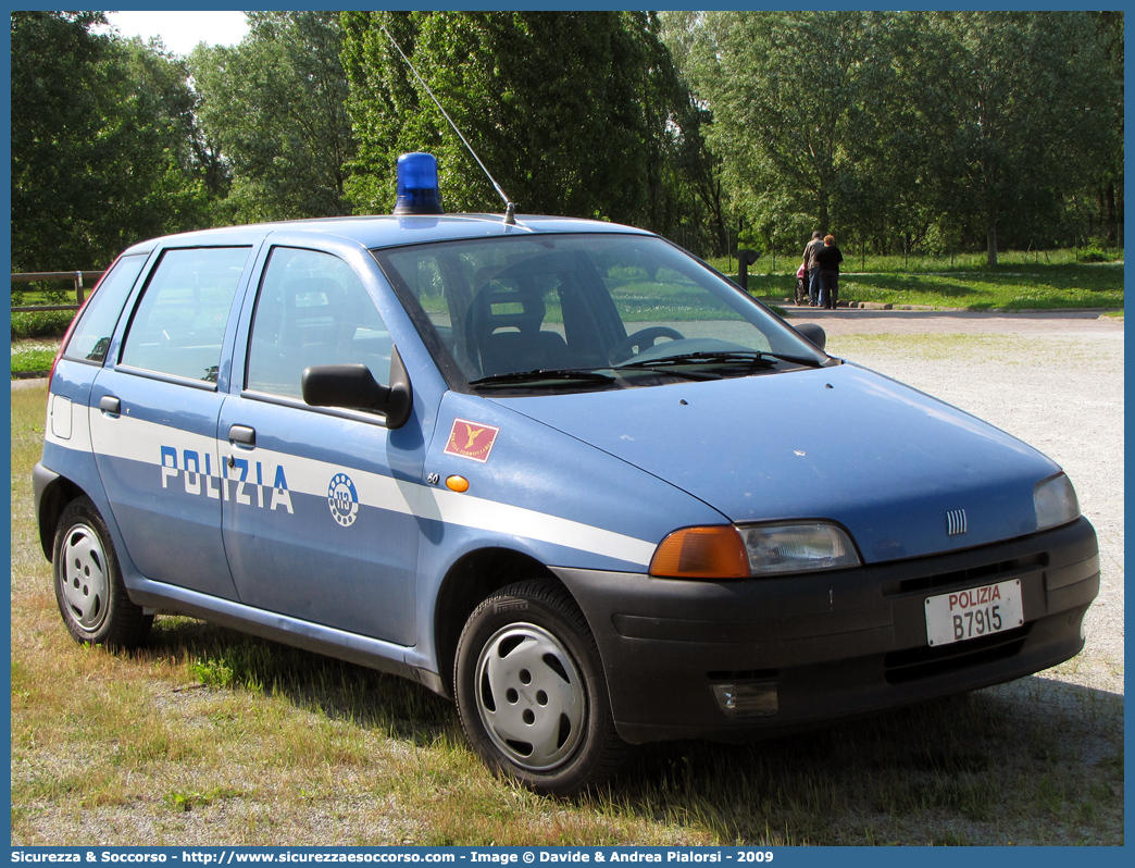 Polizia B7915
Polizia di Stato
Polizia Ferroviaria
Fiat Punto I serie
Parole chiave: Polizia;Stato;Polizia di Stato;Ferroviaria;Polfer;Fiat;Punto;B7915