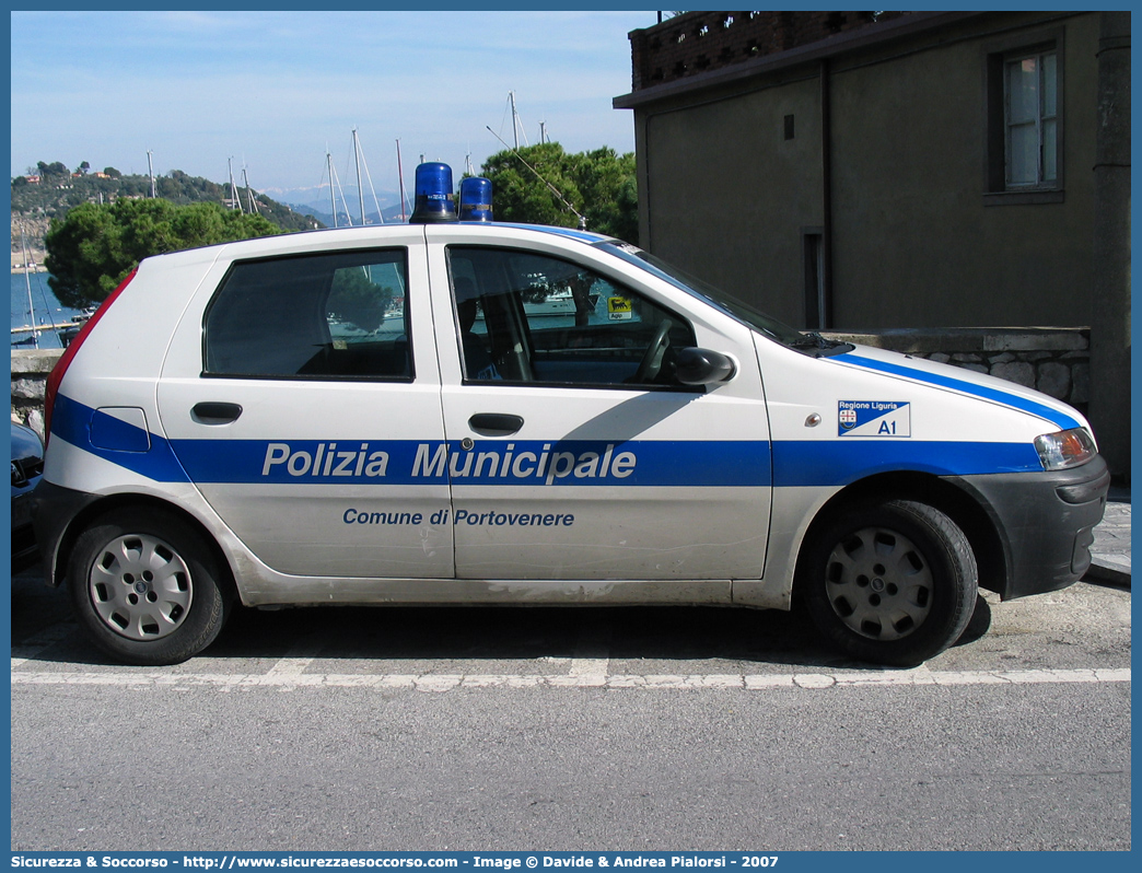 -
Polizia Municipale
Comune di Portovenere
Fiat Punto II serie
Parole chiave: Polizia;Locale;Municipale;Portovenere;Porto Venere;Fiat;Punto