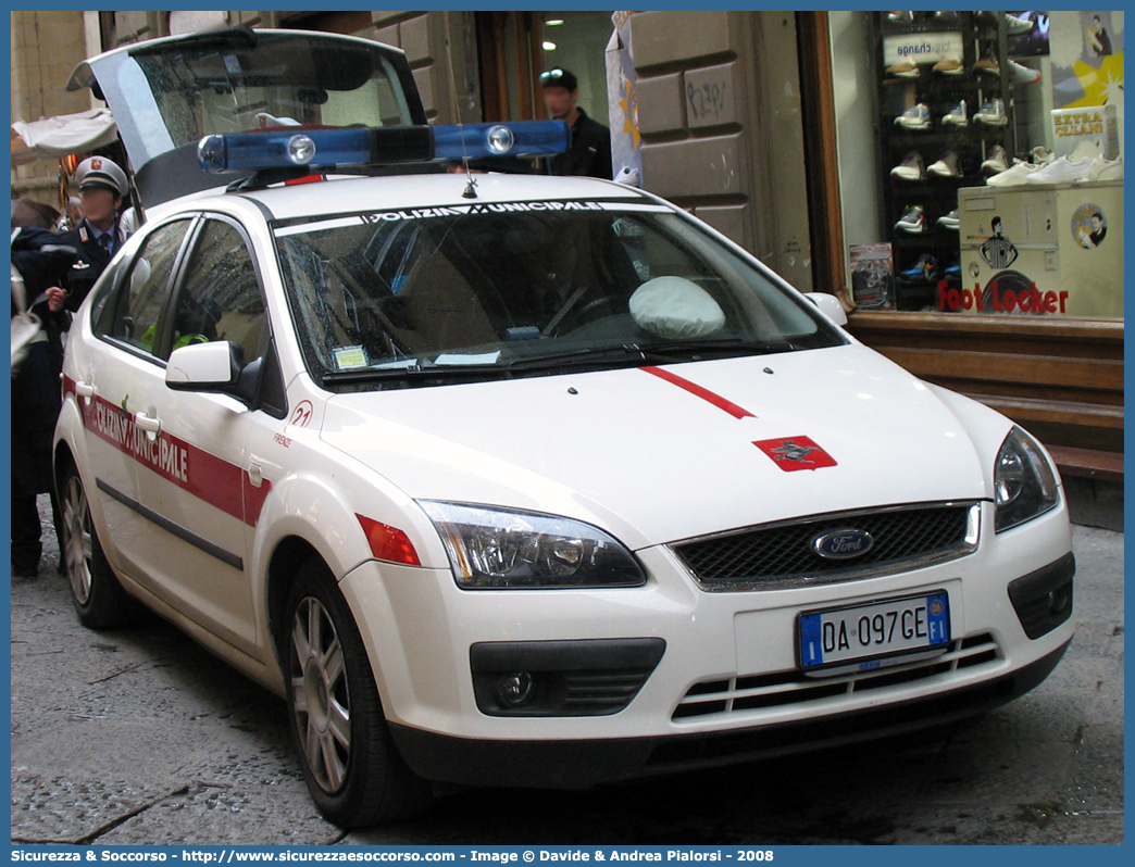 -
Polizia Municipale
Comune di Firenze
Ford Focus II serie
Parole chiave: Polizia;Locale;Municipale;Firenze;Ford;Focus