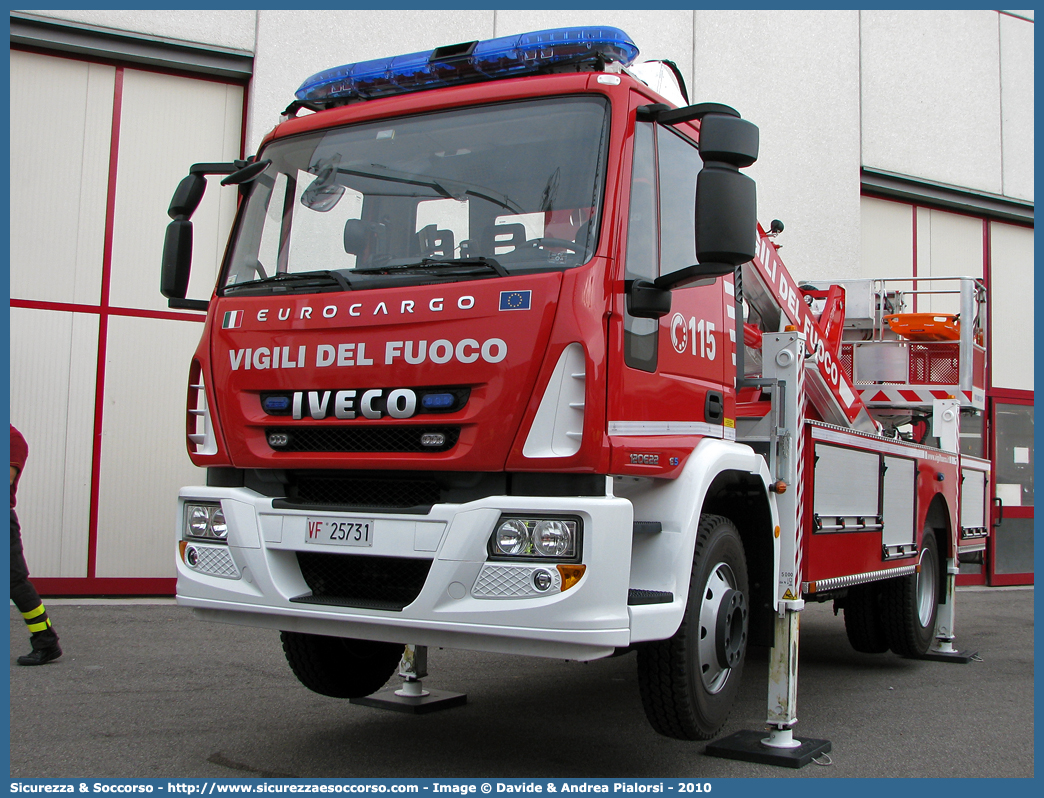 VF 25731
Corpo Nazionale Vigili del Fuoco
Iveco 120E22 EuroCargo III serie
Allestitore Multitel Pagliero S.p.A.
Parole chiave: VVF;V.V.F.;Corpo;Nazionale;Vigili;del;Fuoco;AutoScala;AS;Snorkel;Iveco;120E22;EuroCargo;Multitel;Pagliero;Magirus