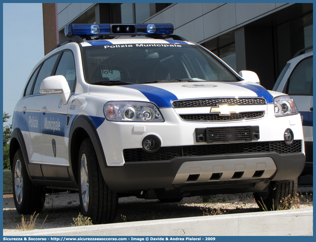 -
Polizia Municipale
Unione Comuni del Rubicone
Chevrolet Captiva I serie
Allestitore Focaccia Group S.r.l.
Parole chiave: Polizia;Locale;Municipale;Rubicone;Chevrolet;Captiva;Focaccia