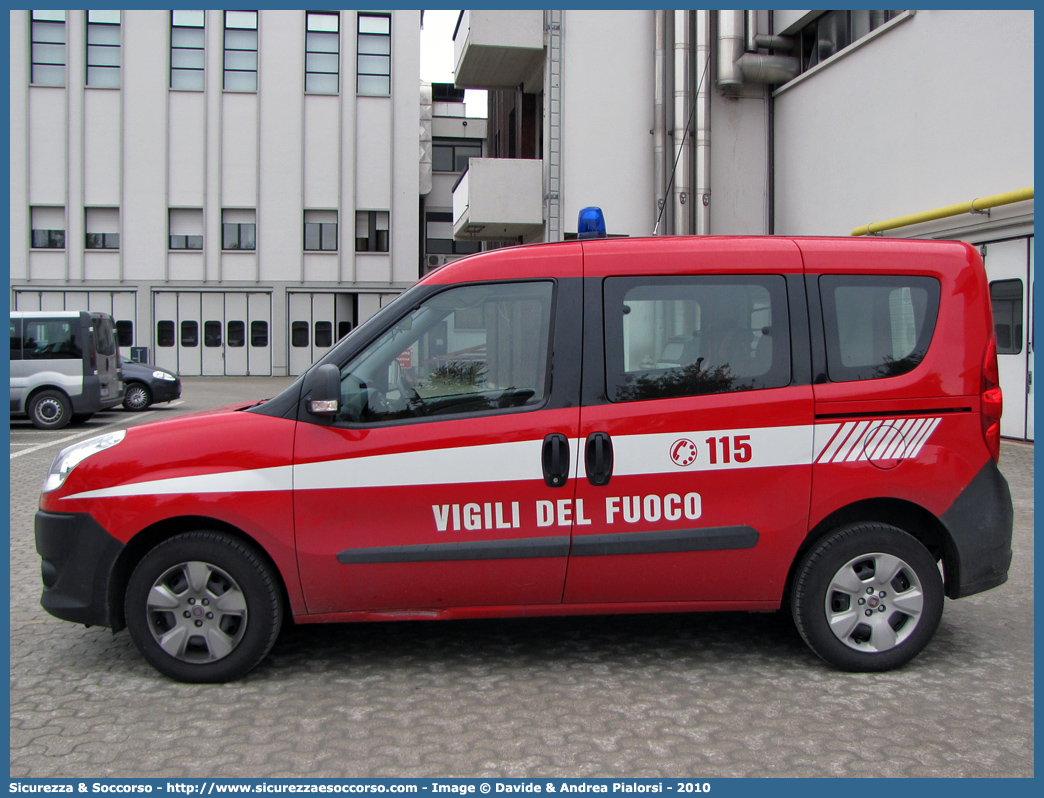 VF 25760
Corpo Nazionale Vigili del Fuoco
Fiat Doblò II serie
Parole chiave: Corpo;Nazionale;Vigili del Fuoco;Vigili;Fuoco;Fiat;Doblò;Doblo