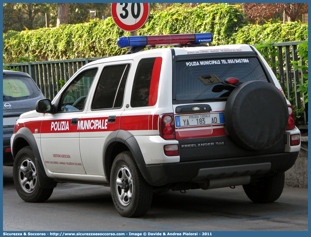 Polizia Locale YA183AD
Polizia Municipale
Gestione Associata
Borgo San Lorenzo, Marradi e 
Palazzuolo sul Senio
Land Rover Freelander
I serie restyling
Allestitore Bertazzoni S.r.l.
Parole chiave: Polizia;Locale;Municipale;Borgo San Lorenzo;Marradi;Palazzuolo sul Senio;Land Rover;Freelander;YA183AD;YA 183 AD;Bertazzoni