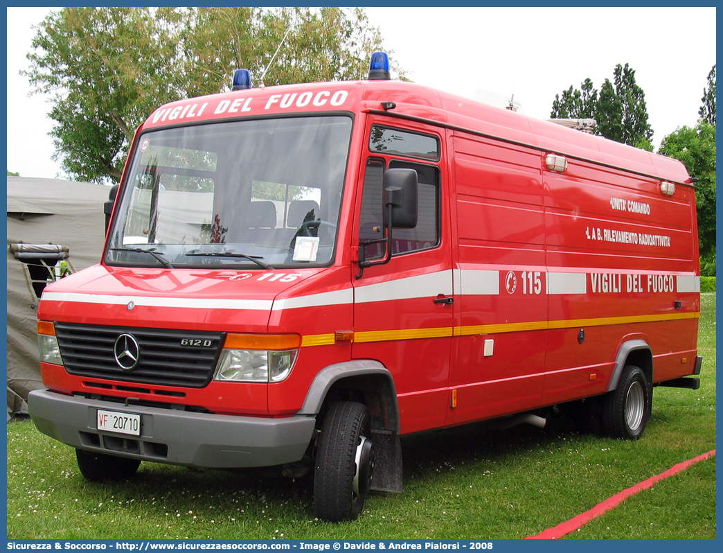 VF 20710
Corpo Nazionale Vigili del Fuoco
Nucleo N.B.C.R.
Mercedes Benz Vario 612D
Parole chiave: Corpo;Nazionale;Vigili del Fuoco;Vigili;Fuoco;Mercedes Benz;Vario;612D;612 D;NBCR;N.B.C.R.;Nucleare;Batteriologico;Chimico;Radiologico;Radiometrico;Radiometria;Radioattività;Radioattivita