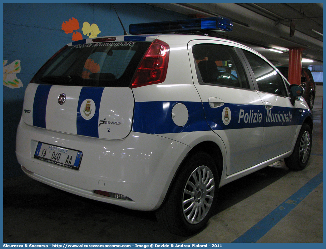 Polizia Locale YA040AA
Polizia Municipale
Comune di Giulianova
Fiat Grande Punto
Parole chiave: Polizia;Locale;Municipale;Giulianova;Fiat;Grande Punto